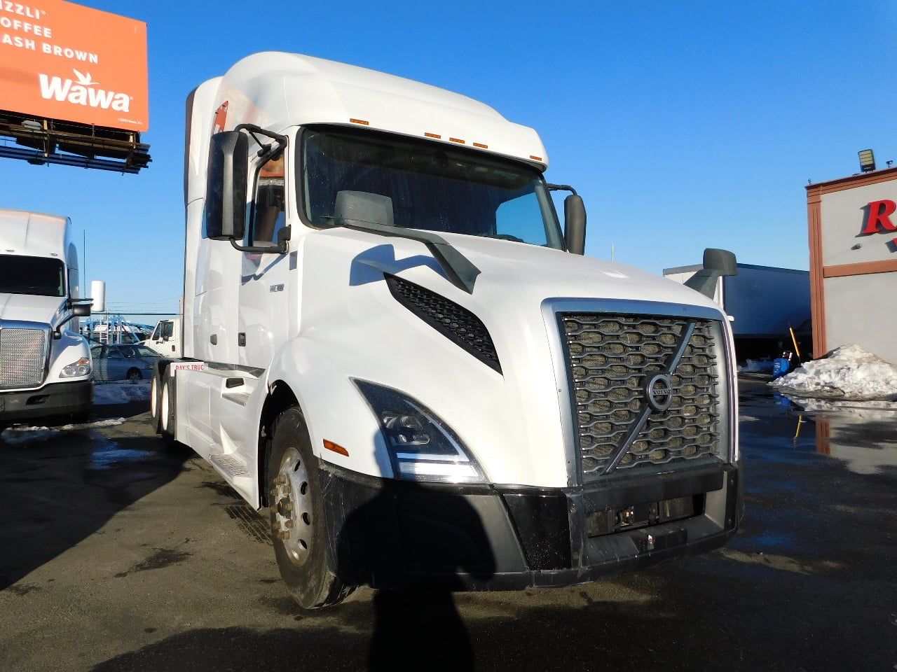2019 VOLVO VNL-760 Tandem Axle Sleeper #1 2019 VOLVO VNL-760 Tandem Axle Sleeper #1
